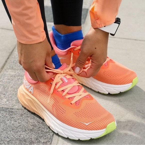 Hoka One One Shoes - Hoka Arahi 7 Sneakers Hoka Papaya Sneakers Hoka Running Shoes